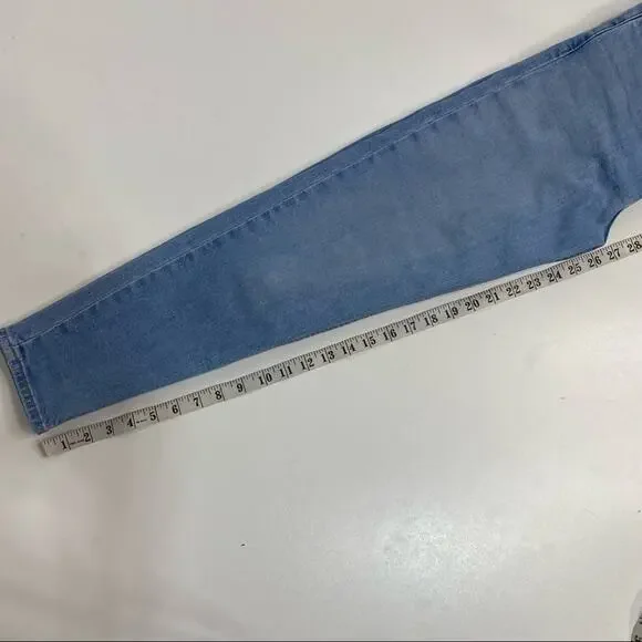 Levi’s High Waist Tapered Distressed Mom Jeans 25 - Picture 4 of 10